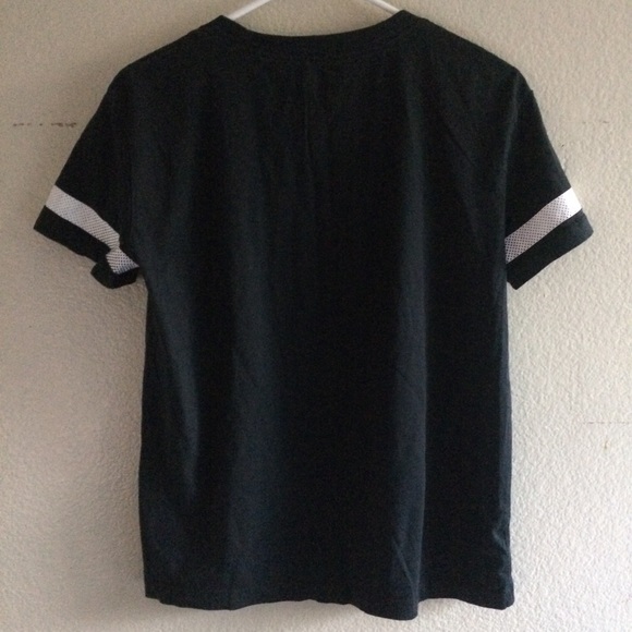 Nike Tee - Picture 2 of 4